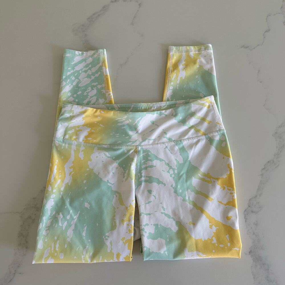 Mid-Rise Printed Powerlite Capri Leggings Size XS